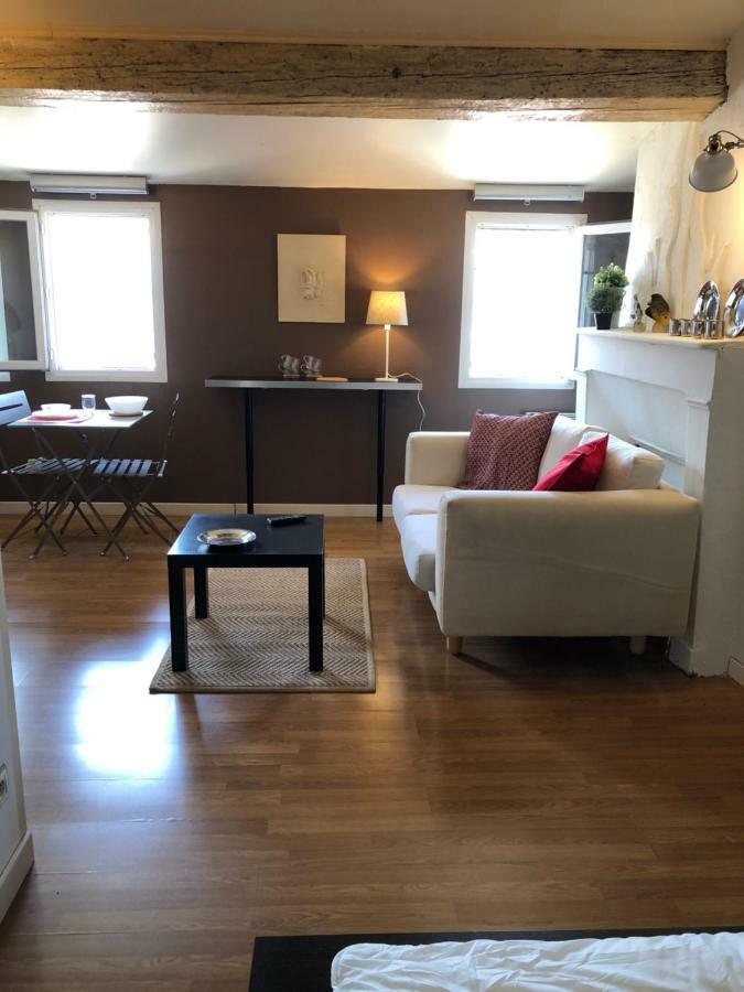 Sous Le Toit Pres De La Cathedrale St.Pierre Apartment Montpellier Exterior foto